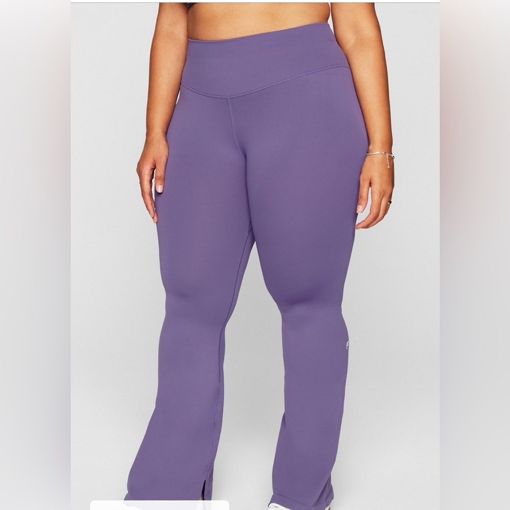 Fabletics Women's Plus Size Sleek Seamless High-Waisted Flare Pant (3x Tall) NWT